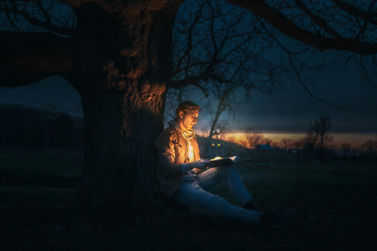 The-Benefits-of-Book-Lights-for-Easy-Night-time-Reading Royal Lights & Home Decor