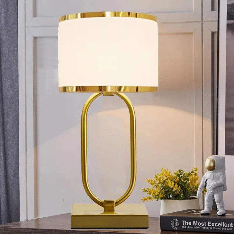 Modern Creative Luxury Metal Decoration Desk Lamp